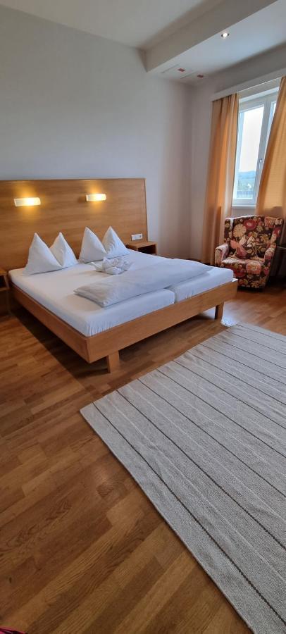 Wirtshaus Leindl Hotel Кремс Екстериор снимка